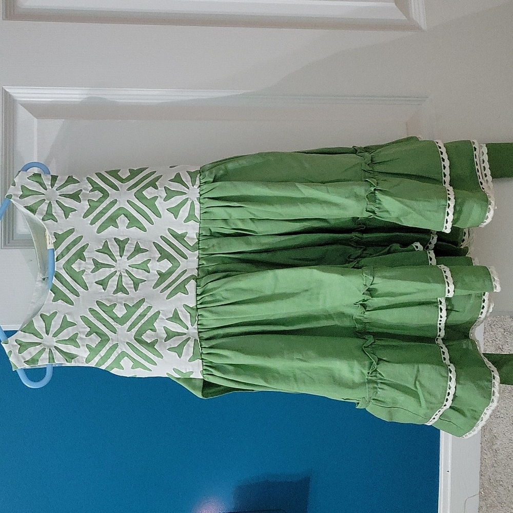 Well Dressed Wolf Snowflake Dress Size 5